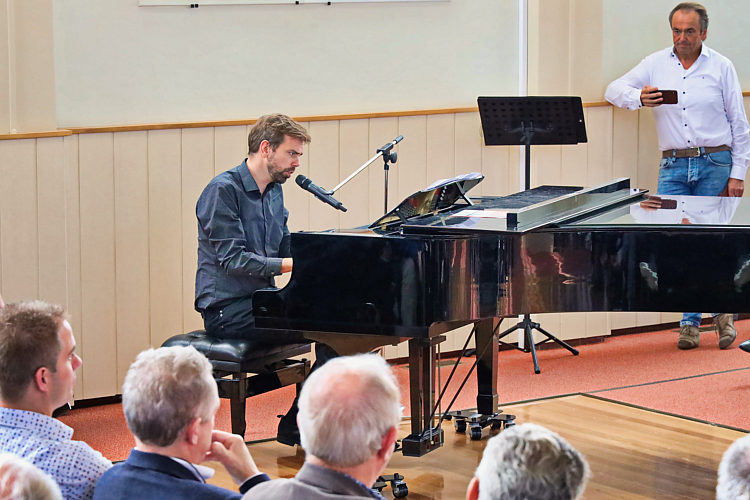 27 okt 2018 - Groot mannenkoor Midden Holland en gemengd koor Encore in de Geref.Kerk_40